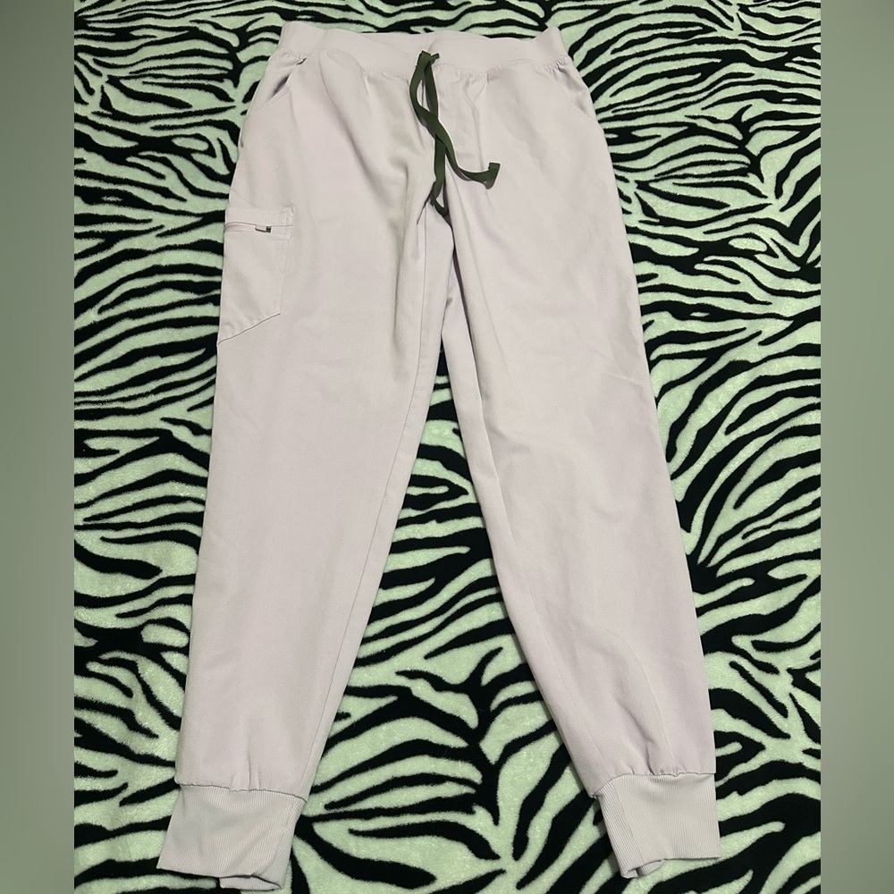 Women’s Figs Lavender Haze Bottoms.